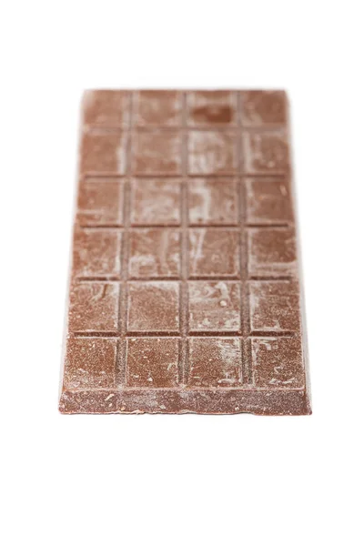 Close Van Slechte Chocoladereep Geïsoleerd Witte Achtergrond — Stockfoto
