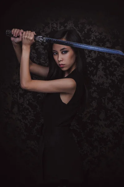 Porträtt Ung Vacker Asiatisk Kvinna — Stockfoto
