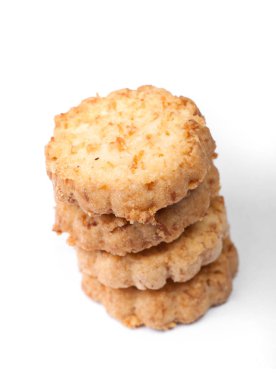 Grup beyaz arka plan üzerinde izole lezzetli Hindistan cevizi bisküvi