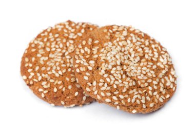 Beyaz arka plan üzerinde izole susam ile bisküvi tanımlama grubu