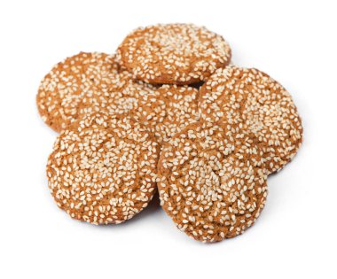 Beyaz arka plan üzerinde izole susam ile bisküvi tanımlama grubu