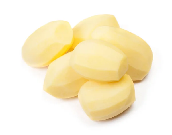 Rauwe Geschilde Aardappelen Geïsoleerd Een Witte Achtergrond — Stockfoto