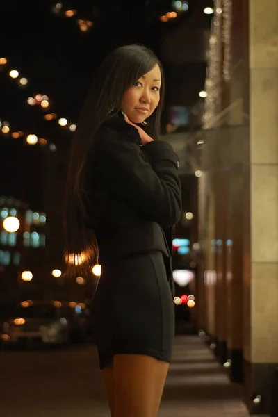 Portrait Jolie Fille Asiatique Plein Air Nuit Ville — Photo