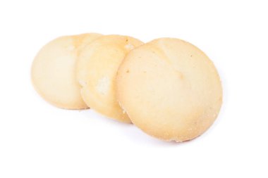 Beyaz arka plan üzerinde izole pasta kurabiye yığını