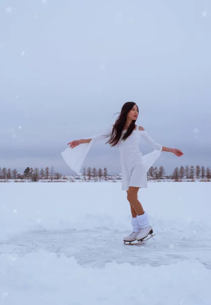 Asian Girl Skating White Dress Outdoors Winter — Stock Photo, Image