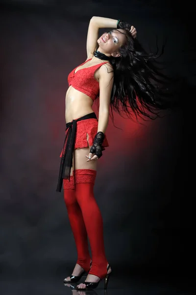 Žena Červené Taneční Kostým Tancuje — Stock fotografie