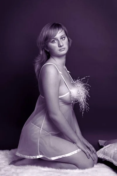 Sexy plus size modelo posando em lingerie — Fotografia de Stock