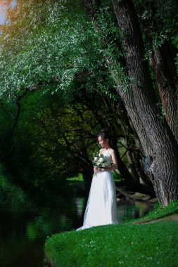 güzel Asyalı gelin