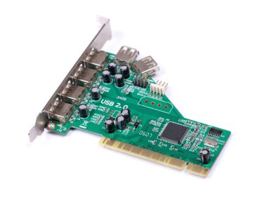 Beyaz arkaplanda USB PCI denetleyici kartı izole edildi