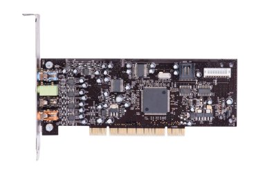 Dış ses kartı beyaz arkaplanda izole edildi. Bilgisayar Donanımını kapat