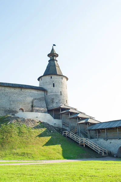 Pskov Şehrinin Kremlin Kulesi Rusya Rusya Federasyonu — Stok fotoğraf