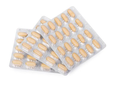 Beyaz arka planda izole edilmiş su toplayan bir pakette sarı haplar.