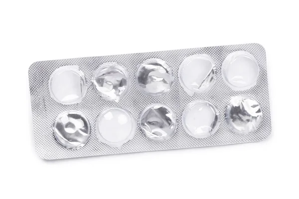 Kullanılan ilaç paketi beyaz arkaplanda izole edildi