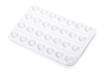 Beyaz arka planda izole edilmiş su toplayıcı hapları