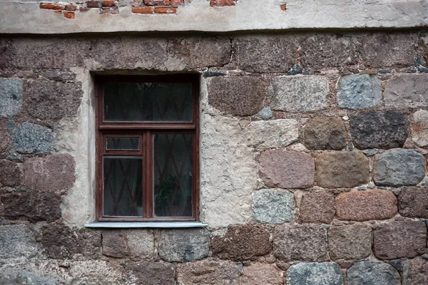旧石垣の窓 — ストック写真