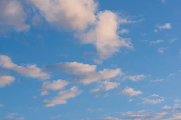 Cielo Azul Fondo Con Nubes —  Fotos de Stock
