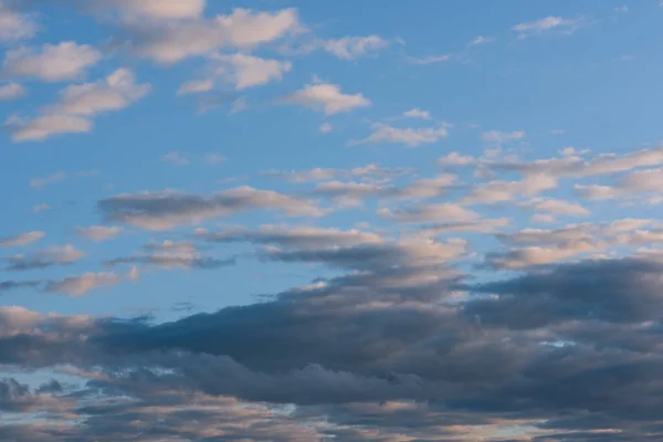 Bulutlu Mavi Gökyüzü Arkaplanı — Stok fotoğraf