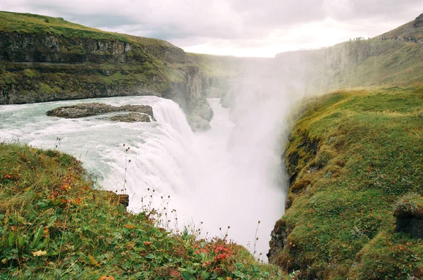 Gullfoss 瀑布的景观 — 图库照片