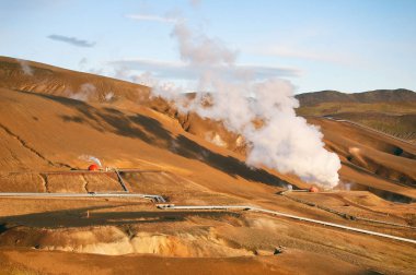 İzlanda'daki jeotermal İstasyonu