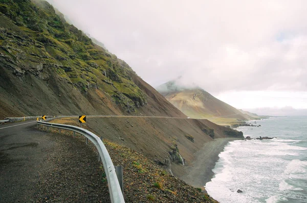 Ισλανδία Παράκτιο Τοπίο Βουνά — Φωτογραφία Αρχείου
