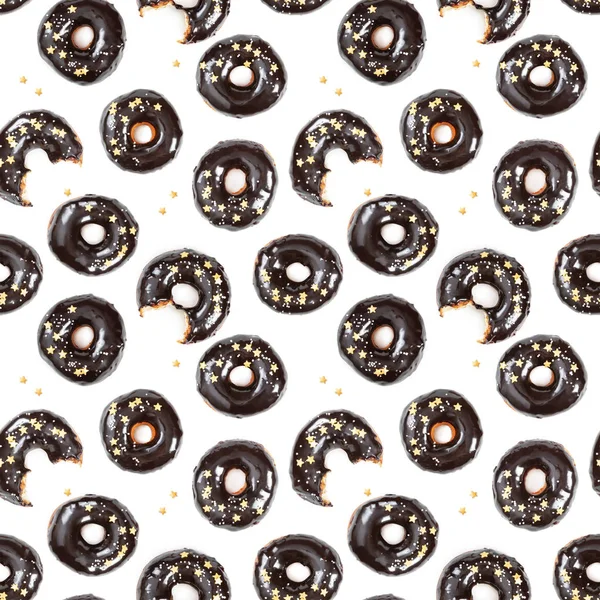 Padrão sem costura com donuts de chocolate isolados em branco — Fotografia de Stock