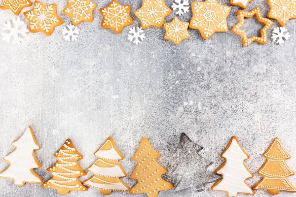 Kerst patroon van peperkoek koekjes in de vorm van Christm — Stockfoto