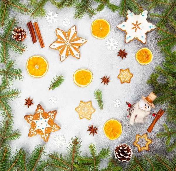 Christmas ginger cookies in the shape snowflakes, dried orange, — Stock Photo, Image