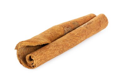 Tarçın çubuğu beyaz arkaplanda izole edildi. 