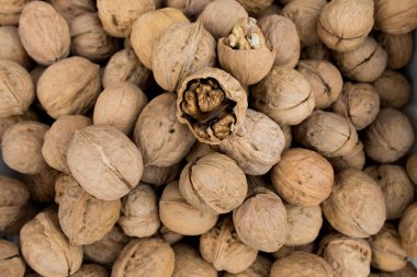 Çin'de bir pazarda ceviz