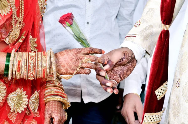 Encantan Las Rosas Ramo Flores Lugar Amor Entregar Flores Uno —  Fotos de Stock