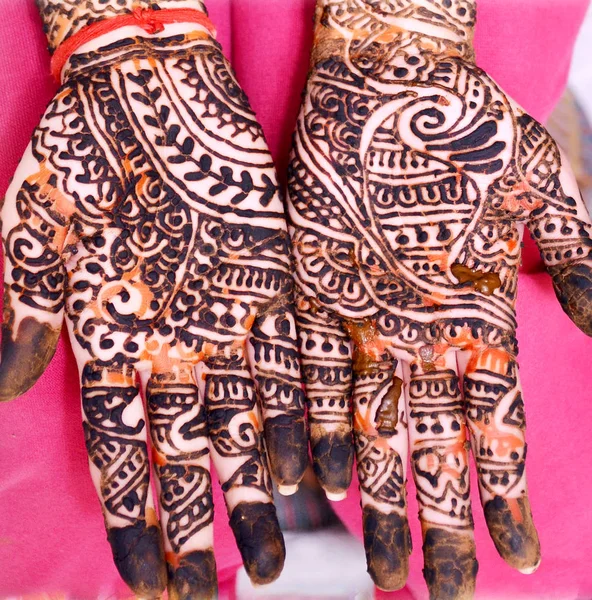 Populaire Mehndi Designs Voor Handen Handen Beschilderd Met Mehandi Indian — Stockfoto