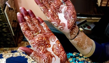 Eller veya eller için popüler Mehndi tasarımlar Mehandi Hint gelenekleri ile boyalı