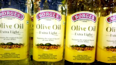 borges zeytinyağı şişeleri süper mağazada lucknow on 15Ocak 2019