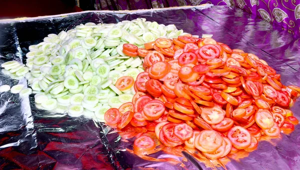 Salada servida no casamento indiano — Fotografia de Stock