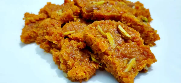 Carota Halwa Fatta Casa Dolce Tradizionale Indiano Piatto Bianco — Foto Stock