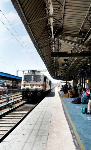 Ludhiana Punjab India Juni 2020 Tåget Som Anländer Till Plattformen — Stockfoto