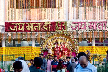 15 Ekim 2018, Vaishno Devi, Jammu, Hindistan - ardhkuwari 'de dindar kalabalık