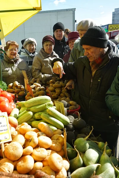 Москва Россия Апреля 2018 Года Уличная Торговля Овощами Рыночные Выходные — стоковое фото