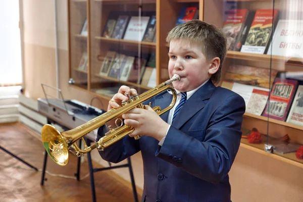 Moscow Russia April 2012 Boy Playing Trumpet Musical Competition Municipal — Stock Photo, Image