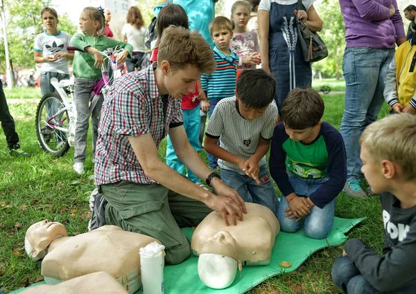 Moskwa Rosja Września 2014 Publicznych Lekcje Awaryjnego Manekina Obchody Święta — Zdjęcie stockowe