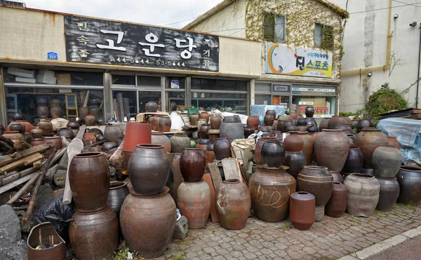 Isla Jeju Corea Del Sur Abril 2018 Tienda Macetas Barro —  Fotos de Stock