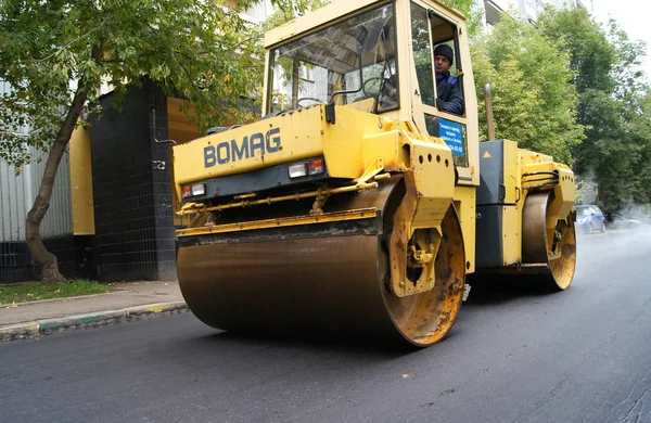 Moscow Russia May 2011 Asphalt Compactor New Road Program Renovation — Stock Photo, Image