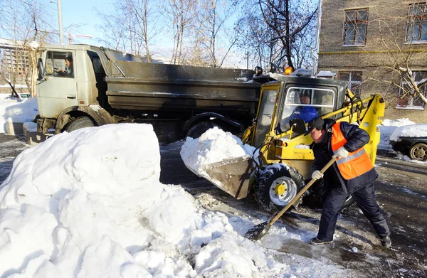 Moscow Russia January 2015 Yellow Mini Tractor Worker Dump Truck — Stock Photo, Image