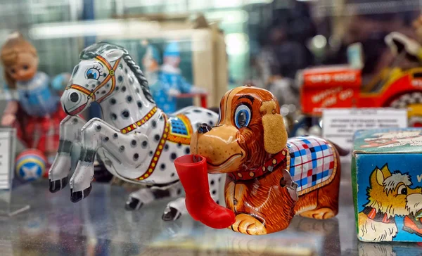 Moskau März 2018 Pferd Und Hund Aus Metall Vitrine Mit — Stockfoto