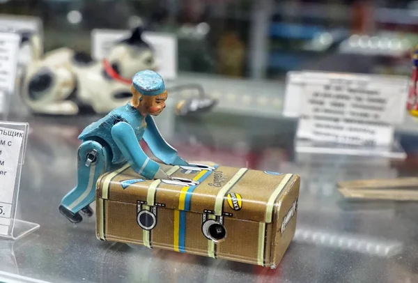 Москва Березень 2018 Механічних Портера Багажем Продемонструвати Старі Іграшки Ретро — стокове фото