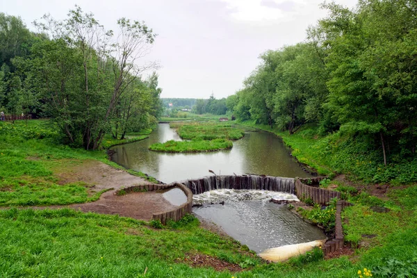 Río Chermyanka Parque Moscú Tiempo Nublado — Foto de Stock