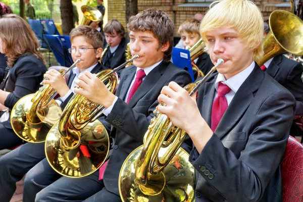 Moscú Rusia Junio 2016 Jóvenes Músicos Tocan Instrumentos Viento Concierto — Foto de Stock