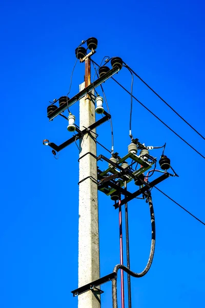 Power Line Concrete Electric Poles Wires Bright Blue Sky — Stock Photo, Image