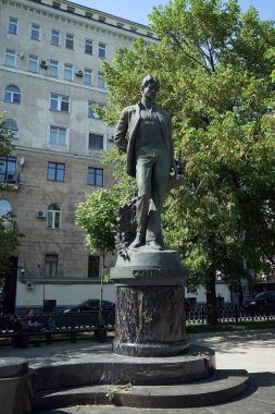 Moskova, Rusya - Haziran, 2018: Sergei Yesenin Tverskoy Bulvarı'nda heykeli.