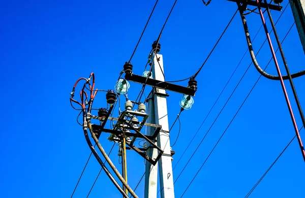 Power Line Concrete Electric Poles Wires Bright Blue Sky — Stock Photo, Image